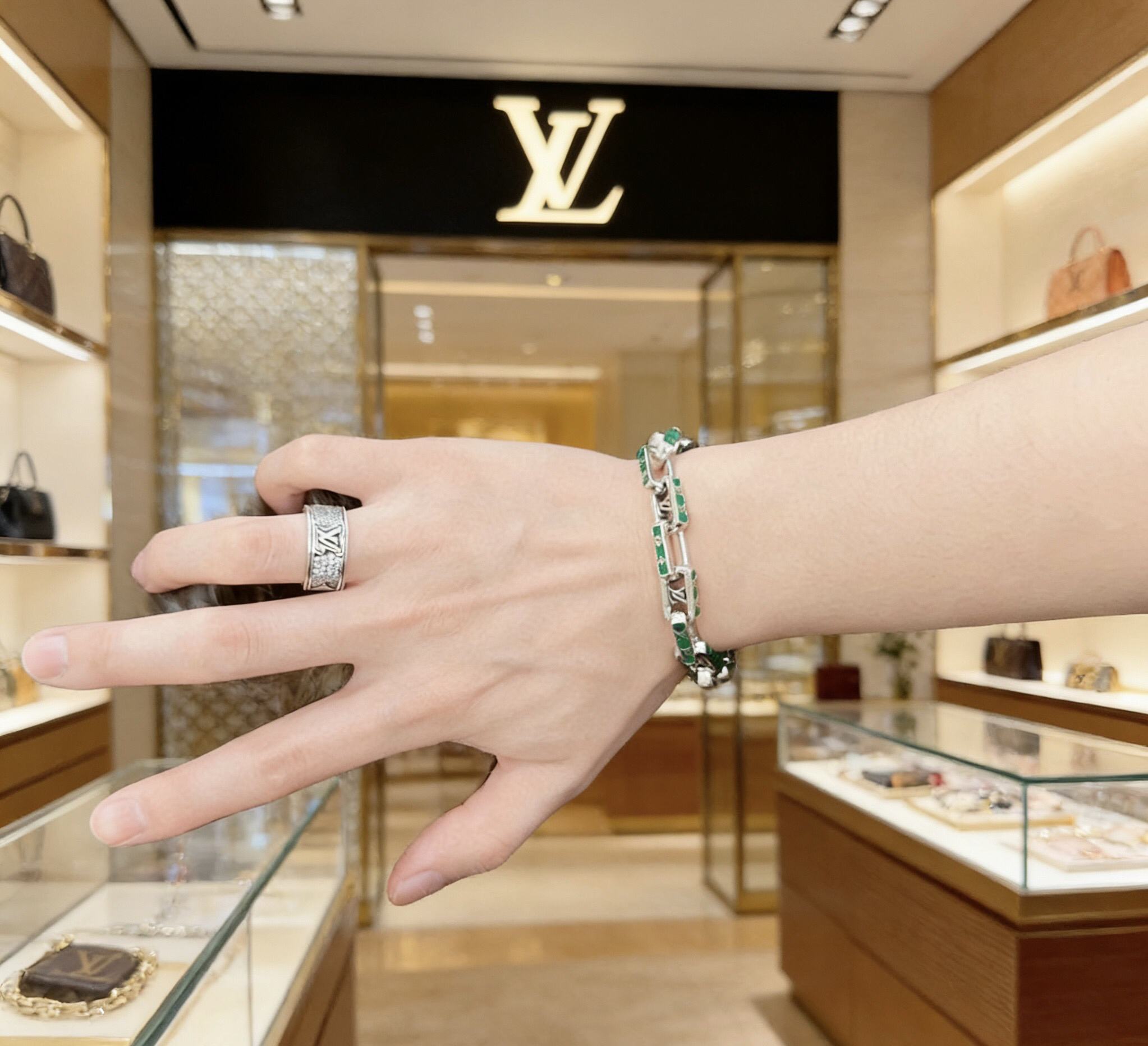 LV Bracelet-50