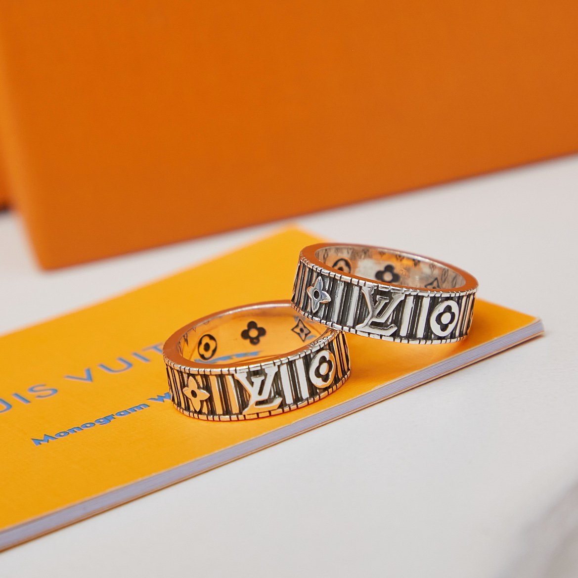 LV ring-74
