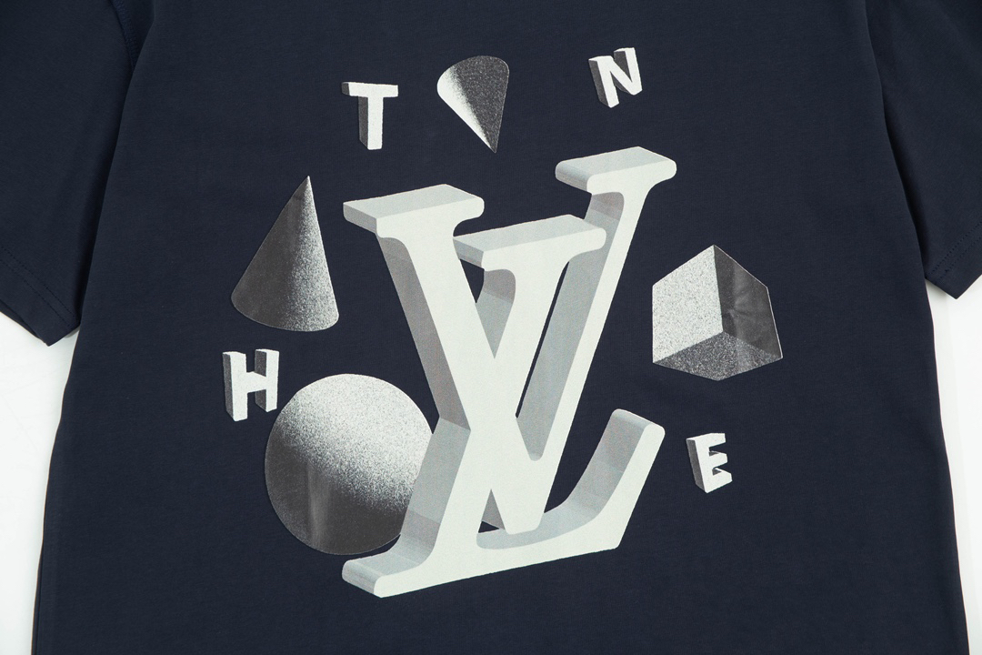 LV clothing-74