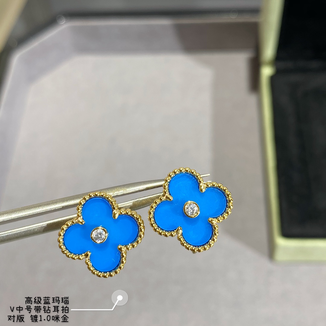 Van Cleef & Arpels earring-60