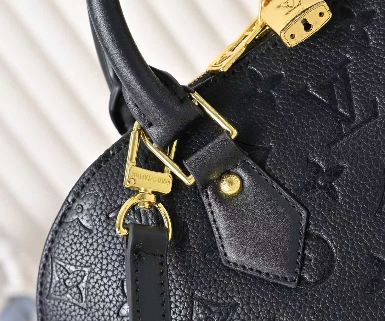 Louis Vuitton Hot New Product-150