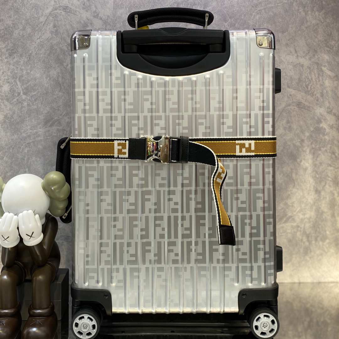Fendi luggage-15