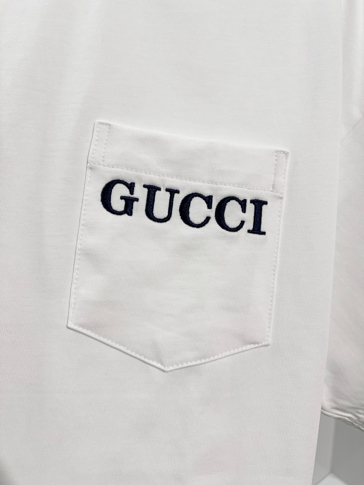 Gucci clothing-171