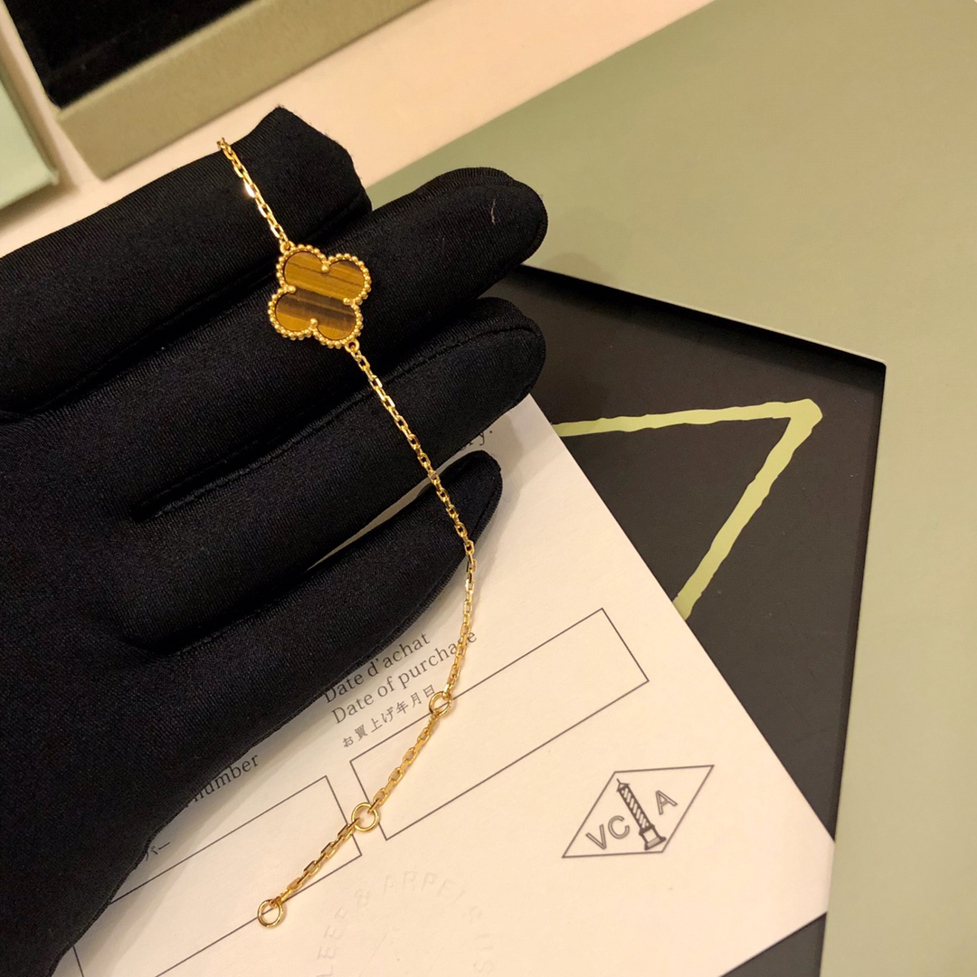 Van Cleef & Arpels Bracelet-32