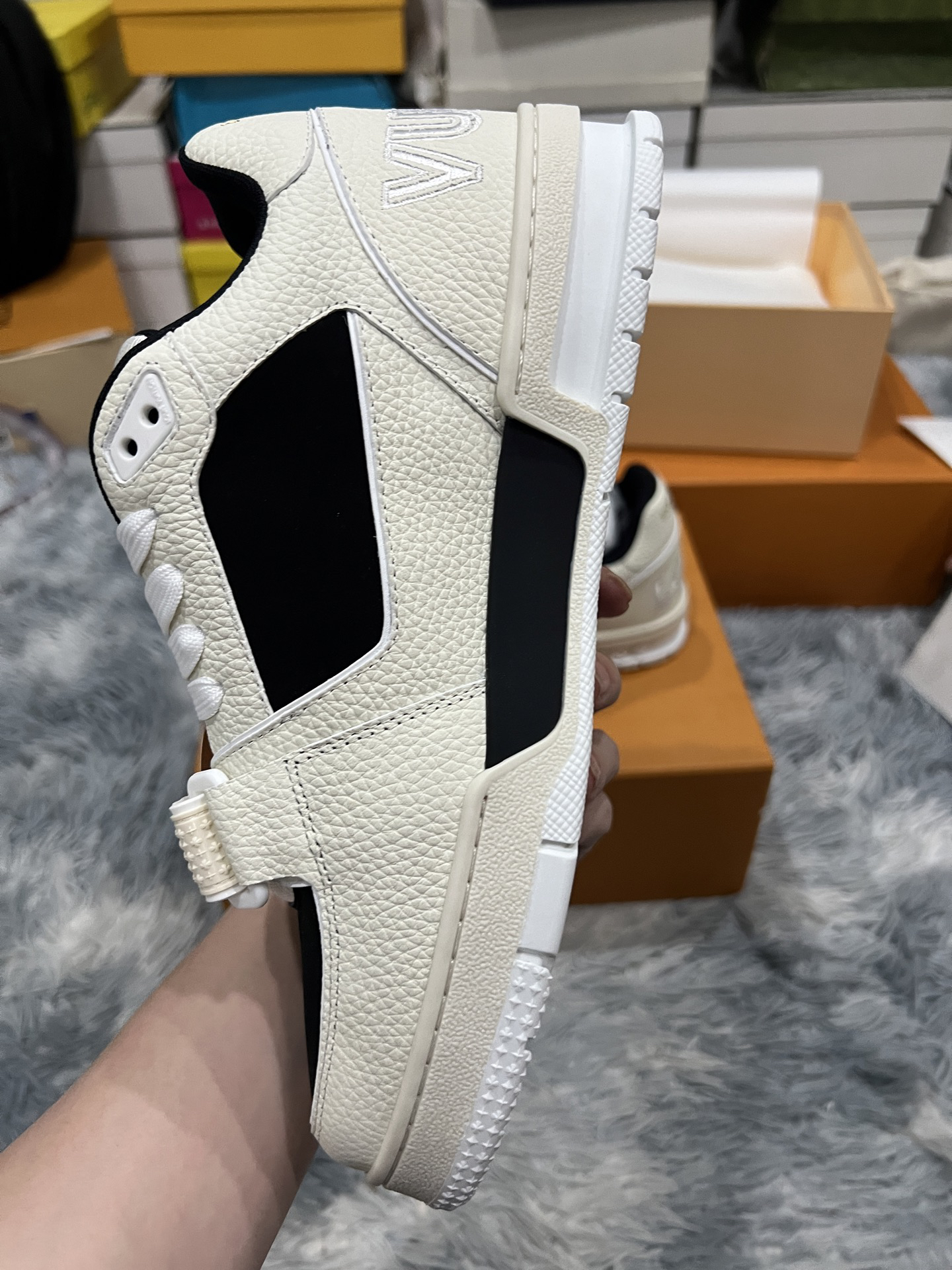 Lv Sneakers-82