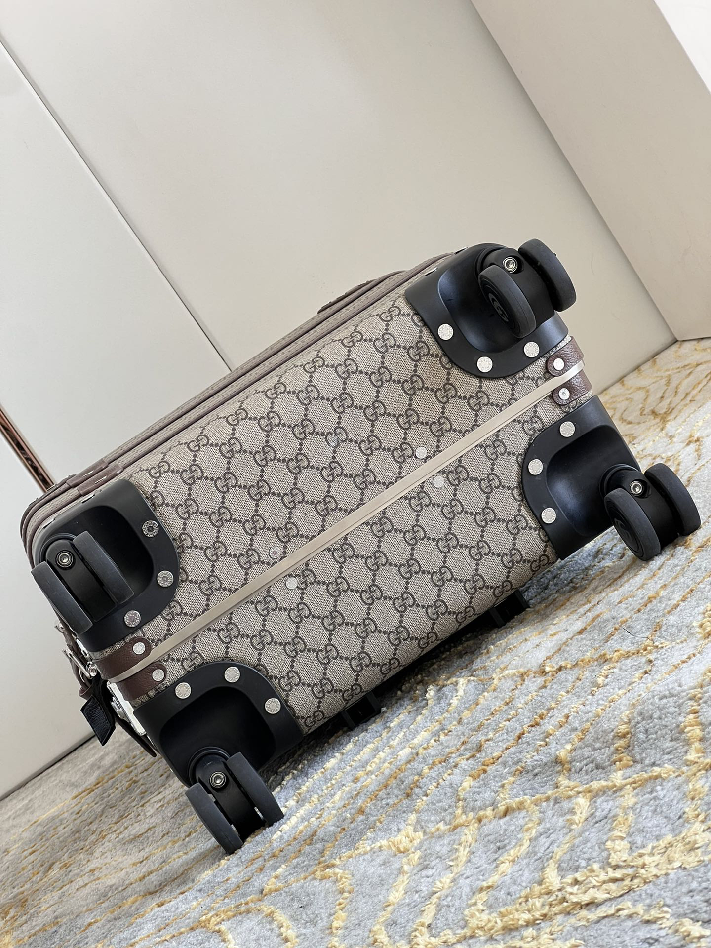 Gucci luggage-5