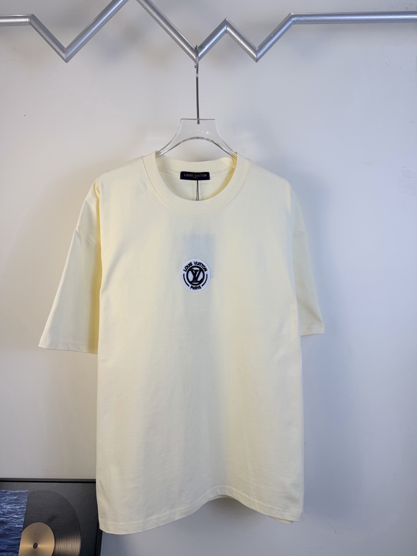 LV clothing-115
