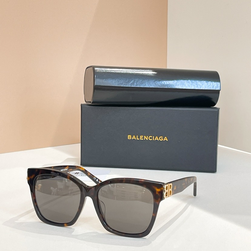 Balenciaga glasses-10