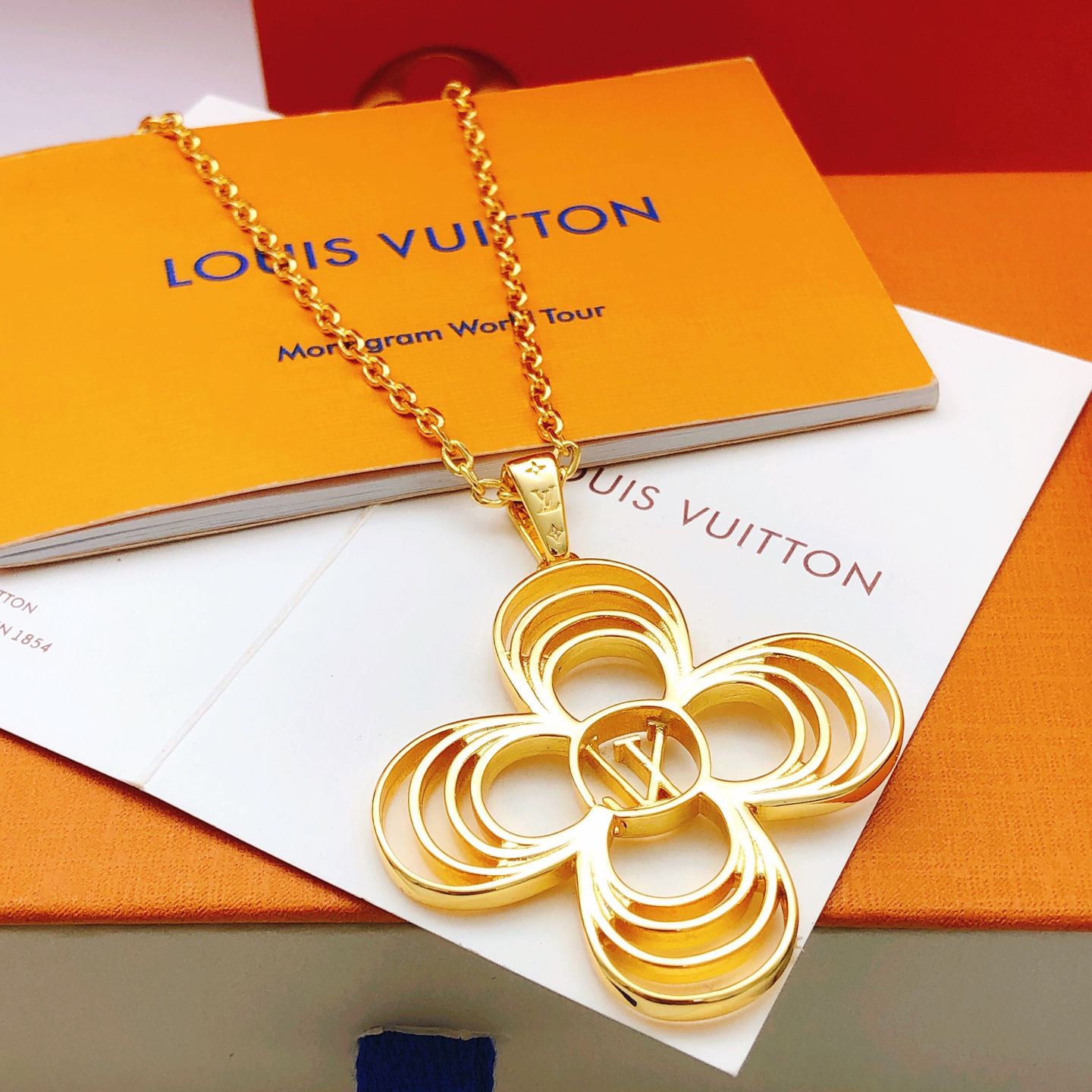LV necklace-74