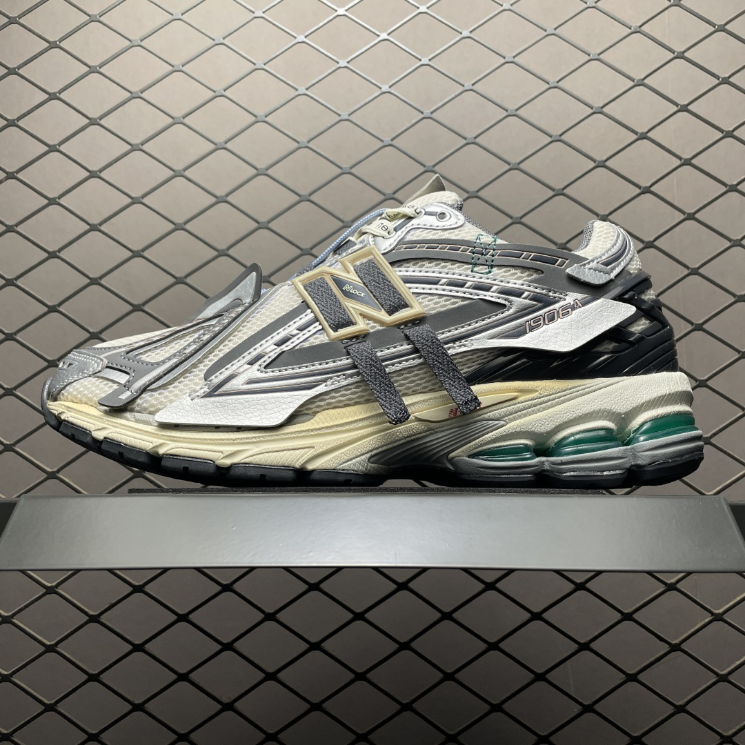 New Balance Sneakers-87