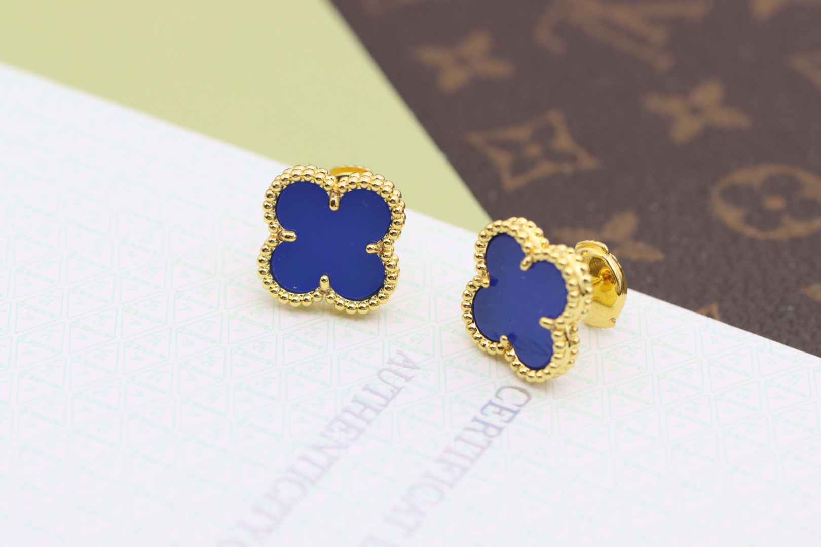 Van Cleef & Arpels earring-14