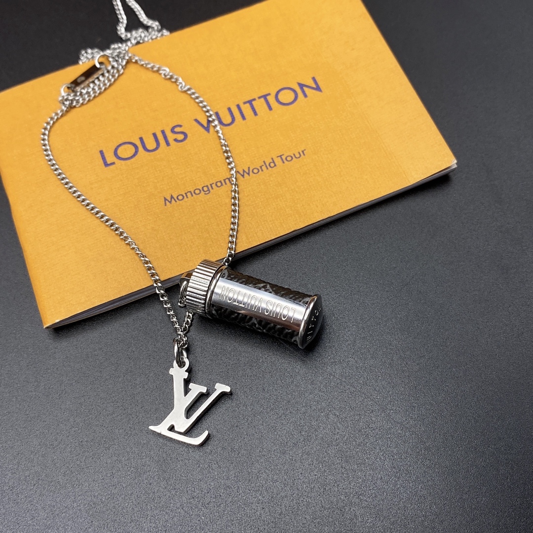 LV necklace-35