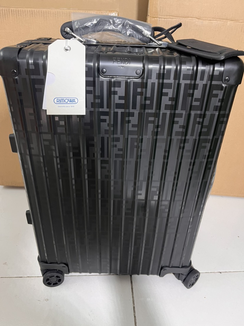 Fendi luggage-34
