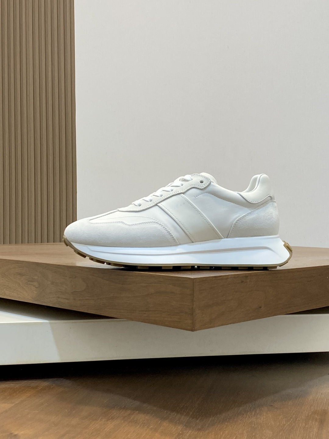HOGAN Sneakers