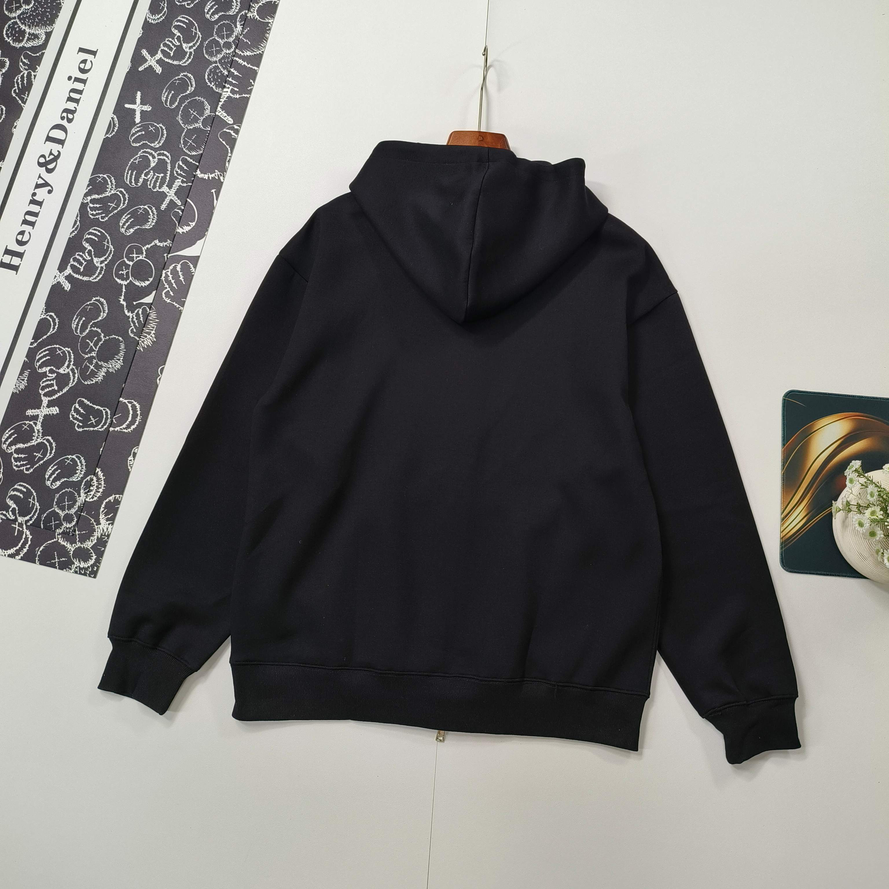 Gucci Clothing-298
