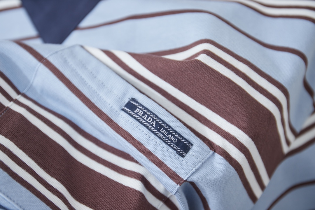 Prada clothing-250