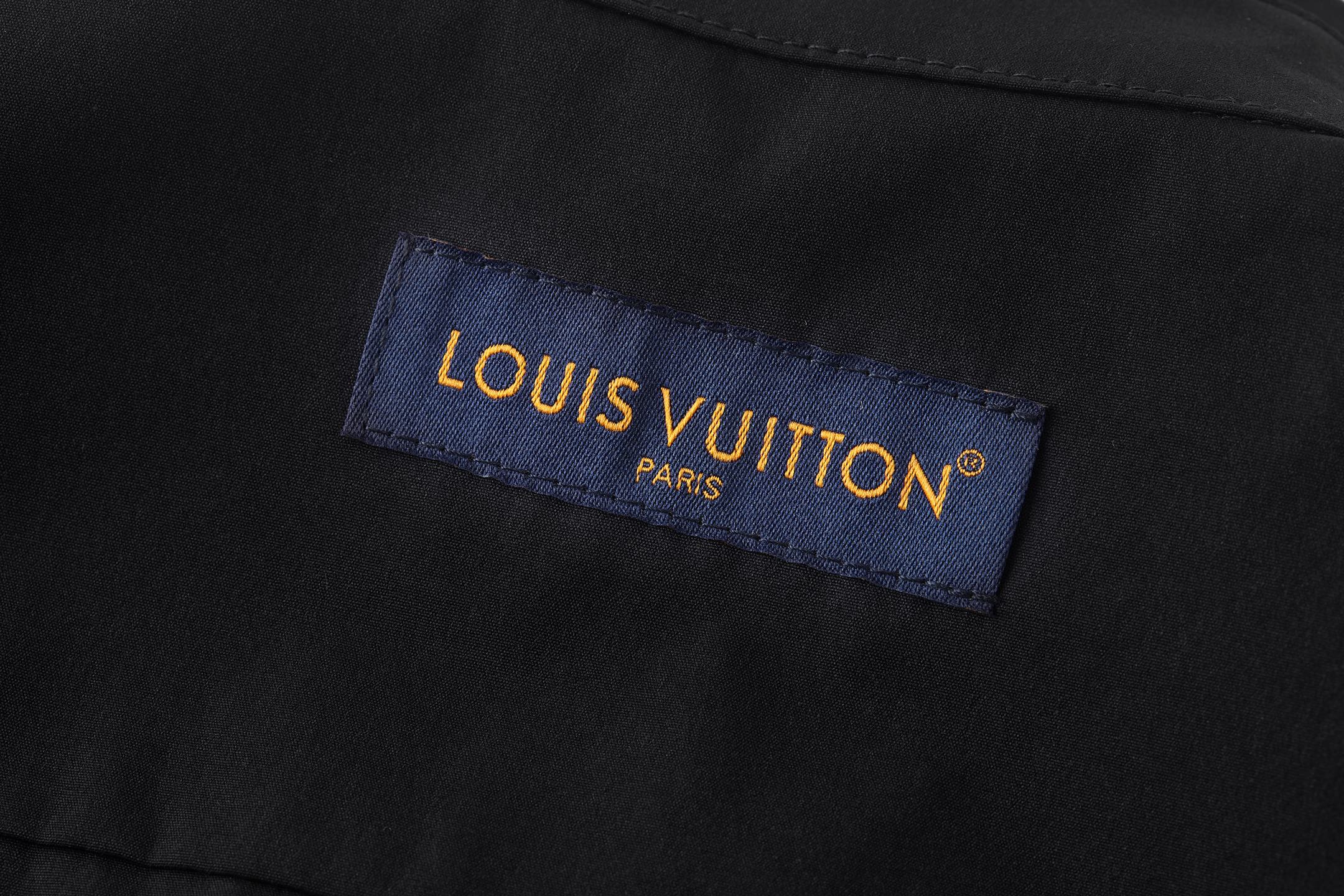 LV Clothing-195