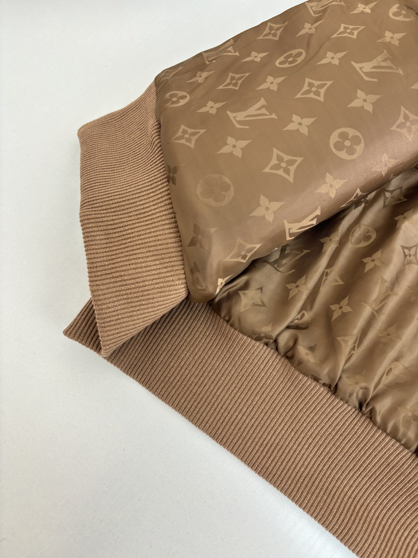 LV Clothing-297