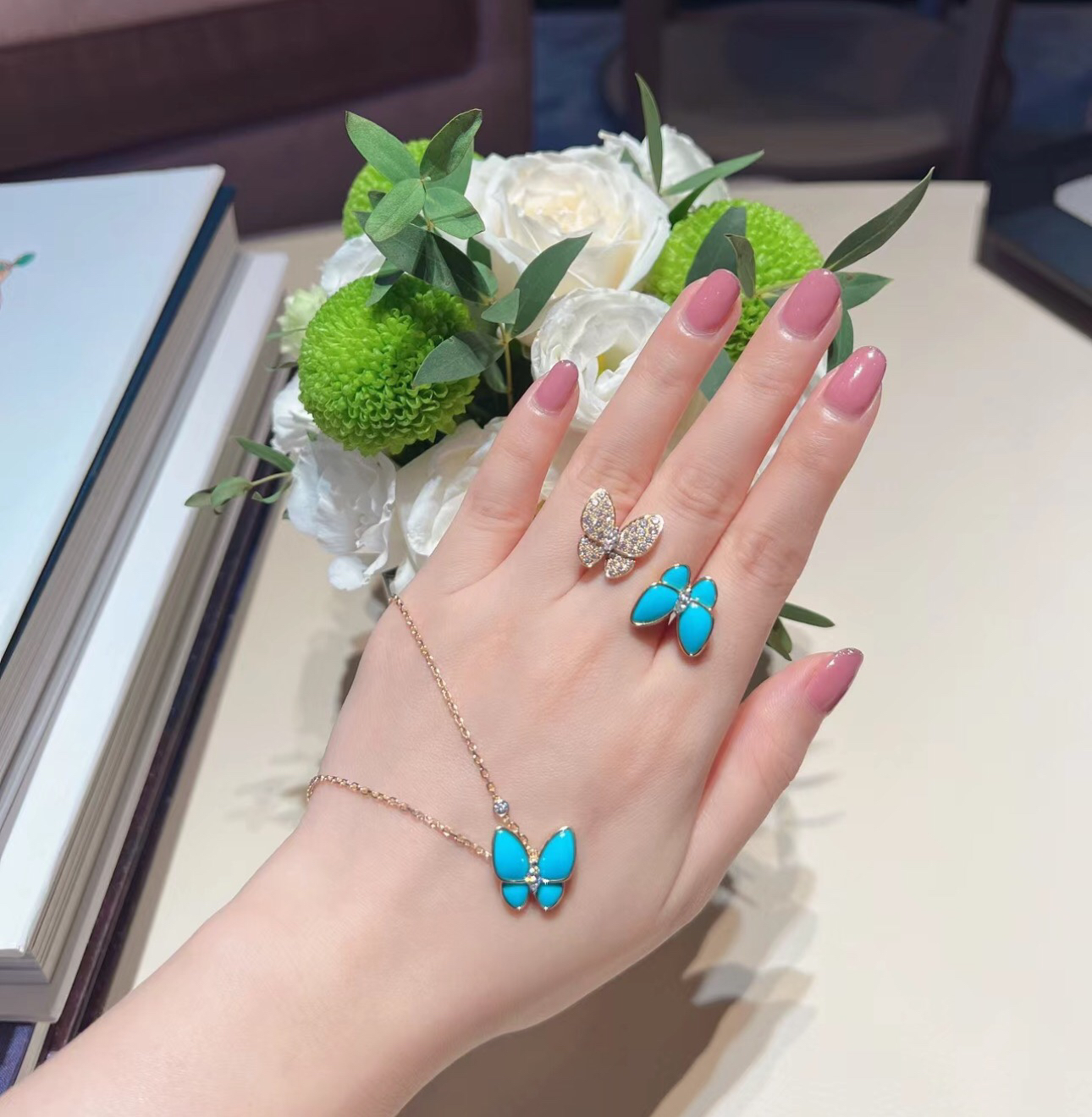 Van Cleef & Arpels earring-55