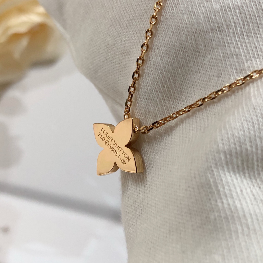 LV necklace-82