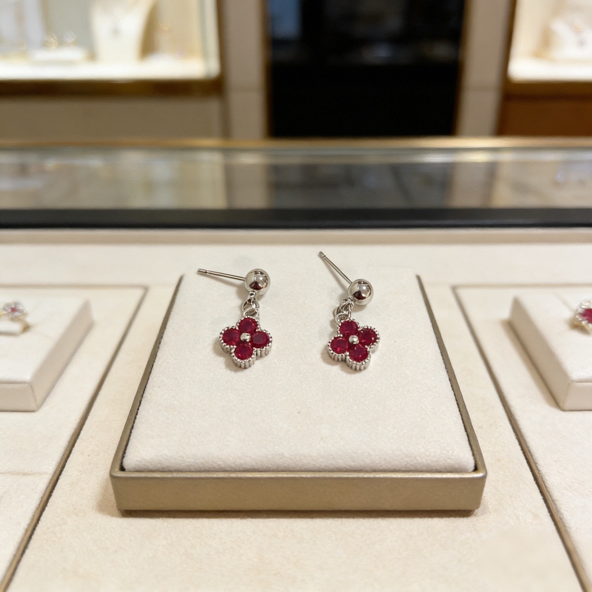Van Cleef & Arpels earring-99