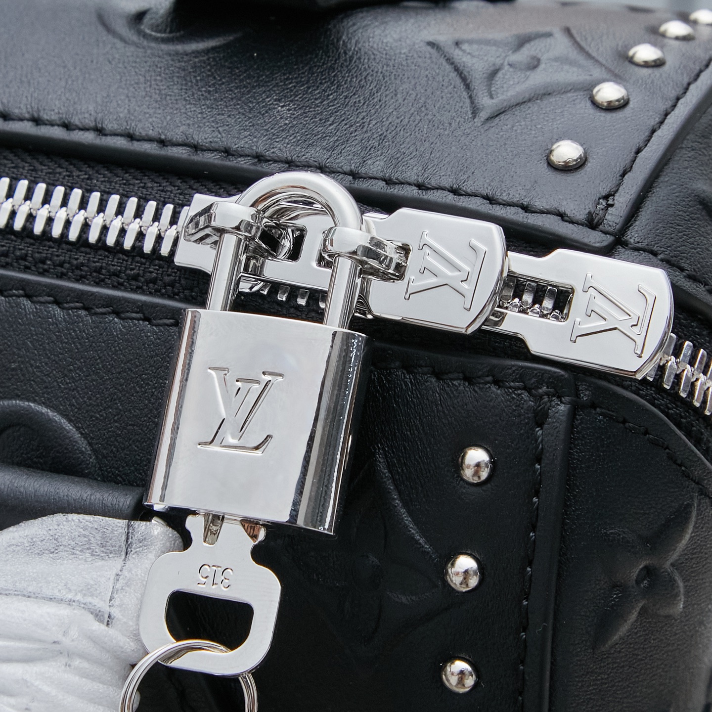 Louis Vuitton Hot New Product-193