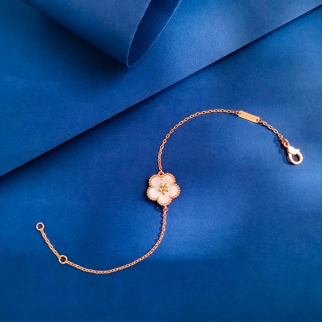 Van Cleef & Arpels necklace-29