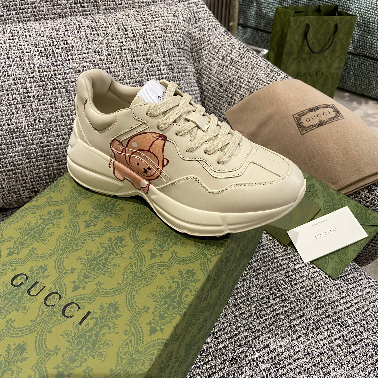 Gucci Sneakers-220