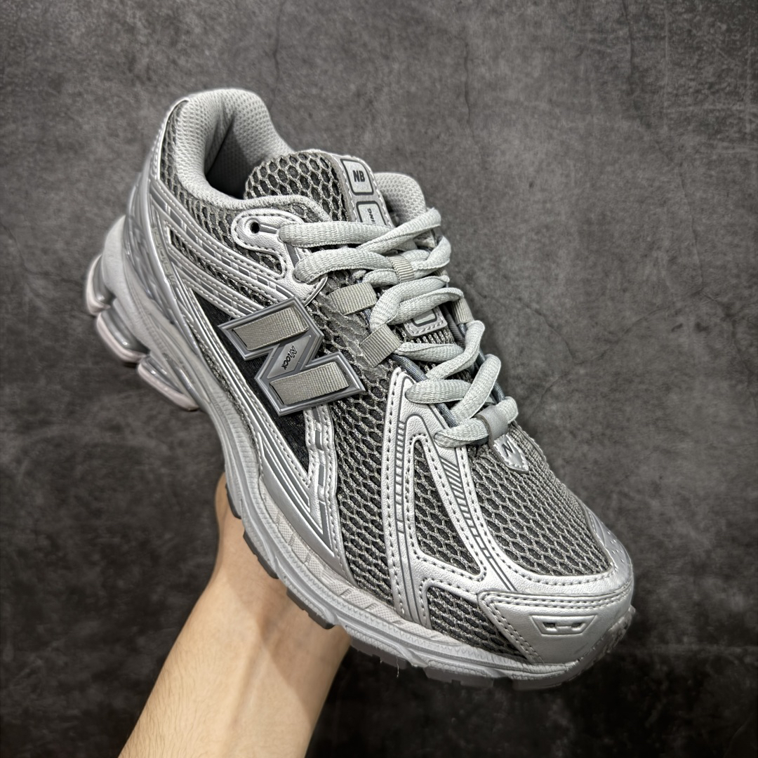 New Balance Sneakers-233