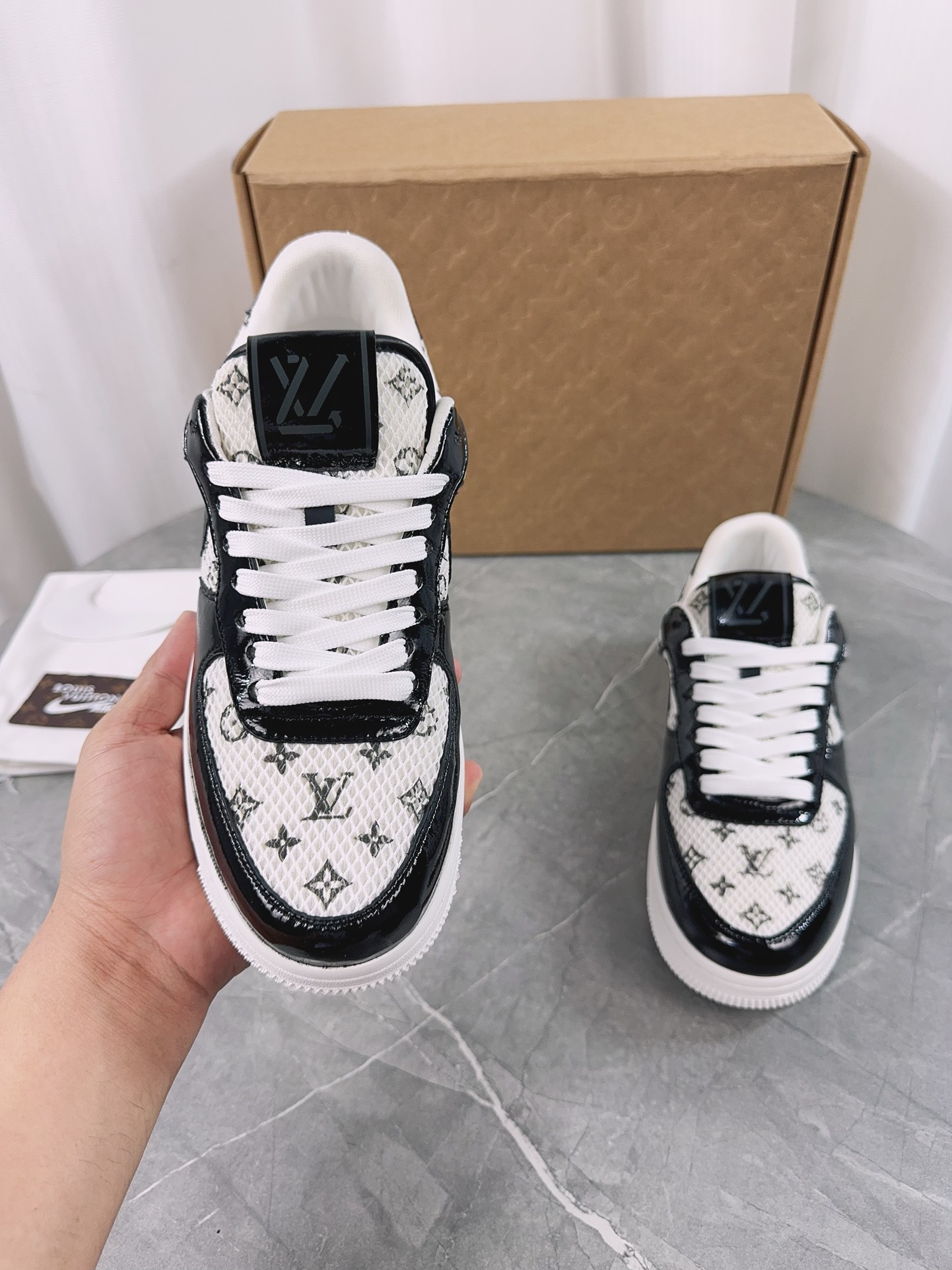 Lv Sneakers-247