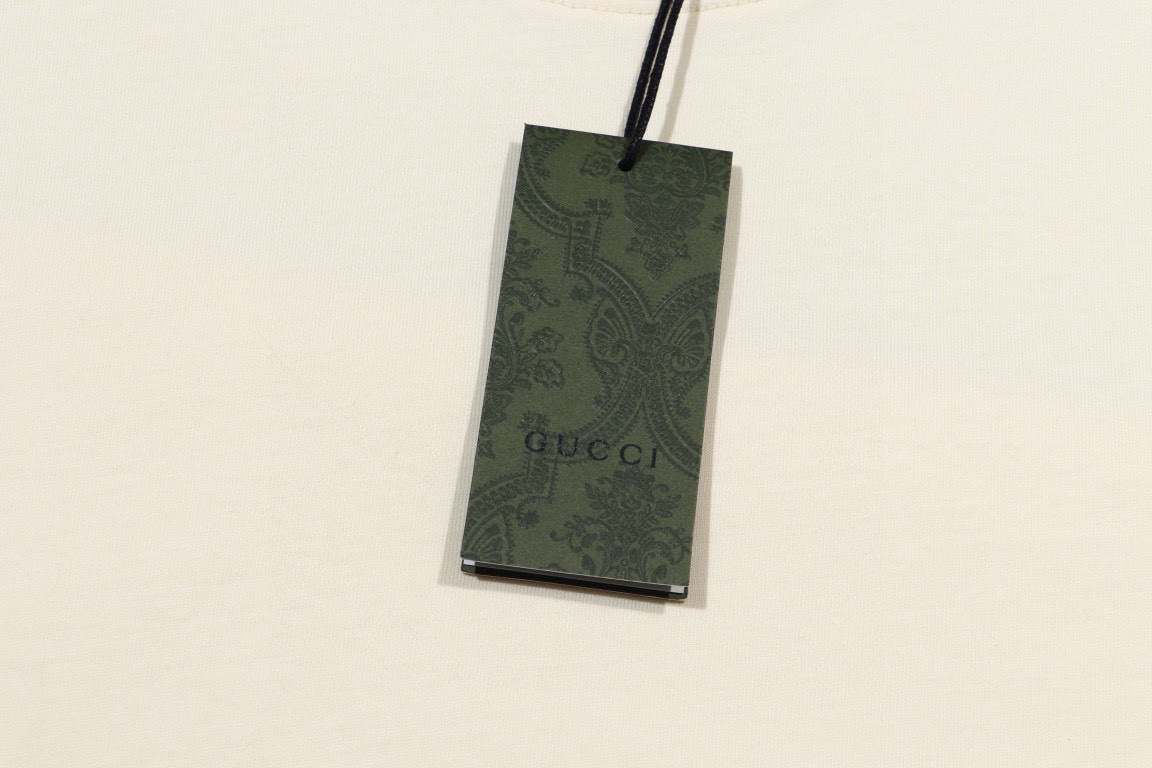 Gucci clothing-267