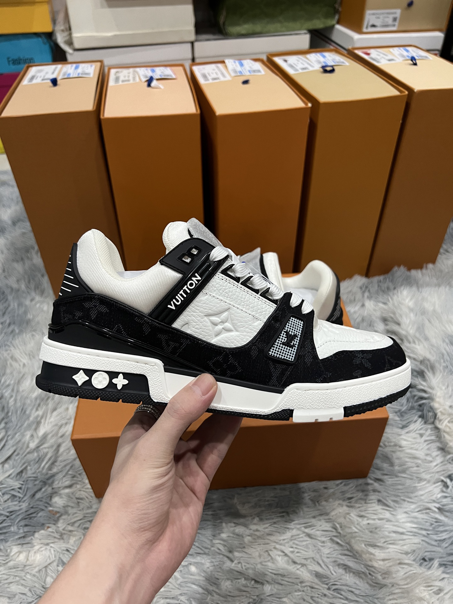 Lv Sneakers-76