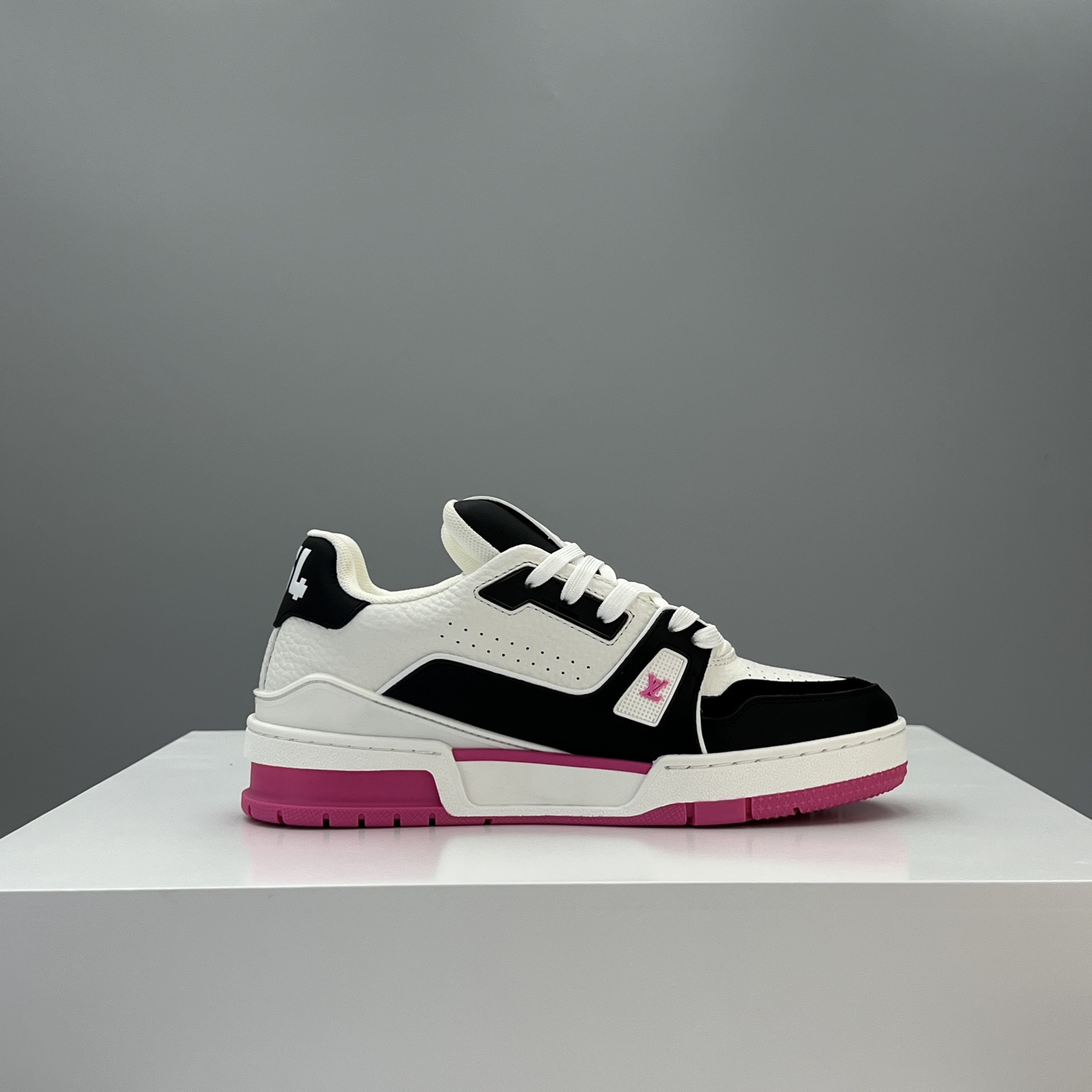 Lv Sneakers-124