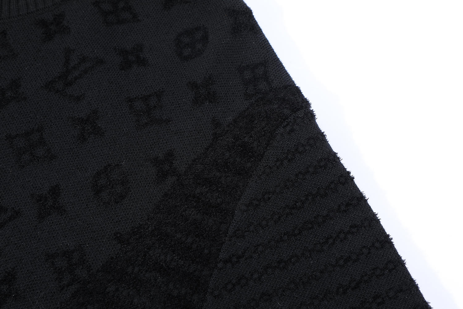 LV clothing-224