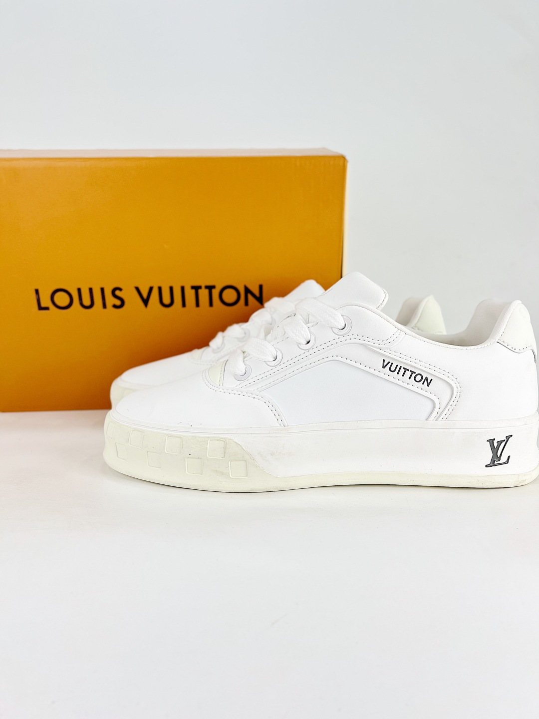 Lv Sneakers-163
