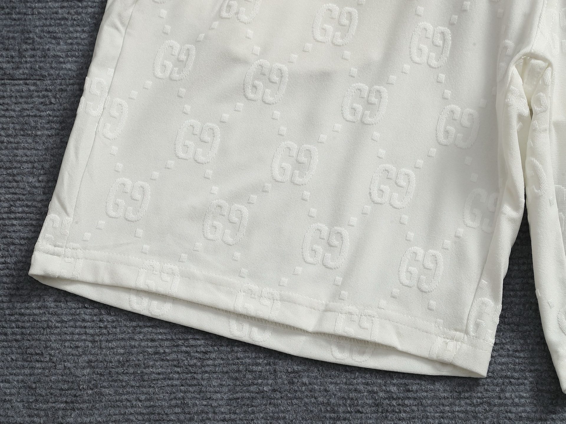 Gucci clothing-258