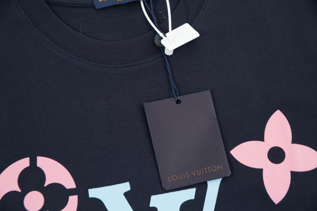 LV clothing-69