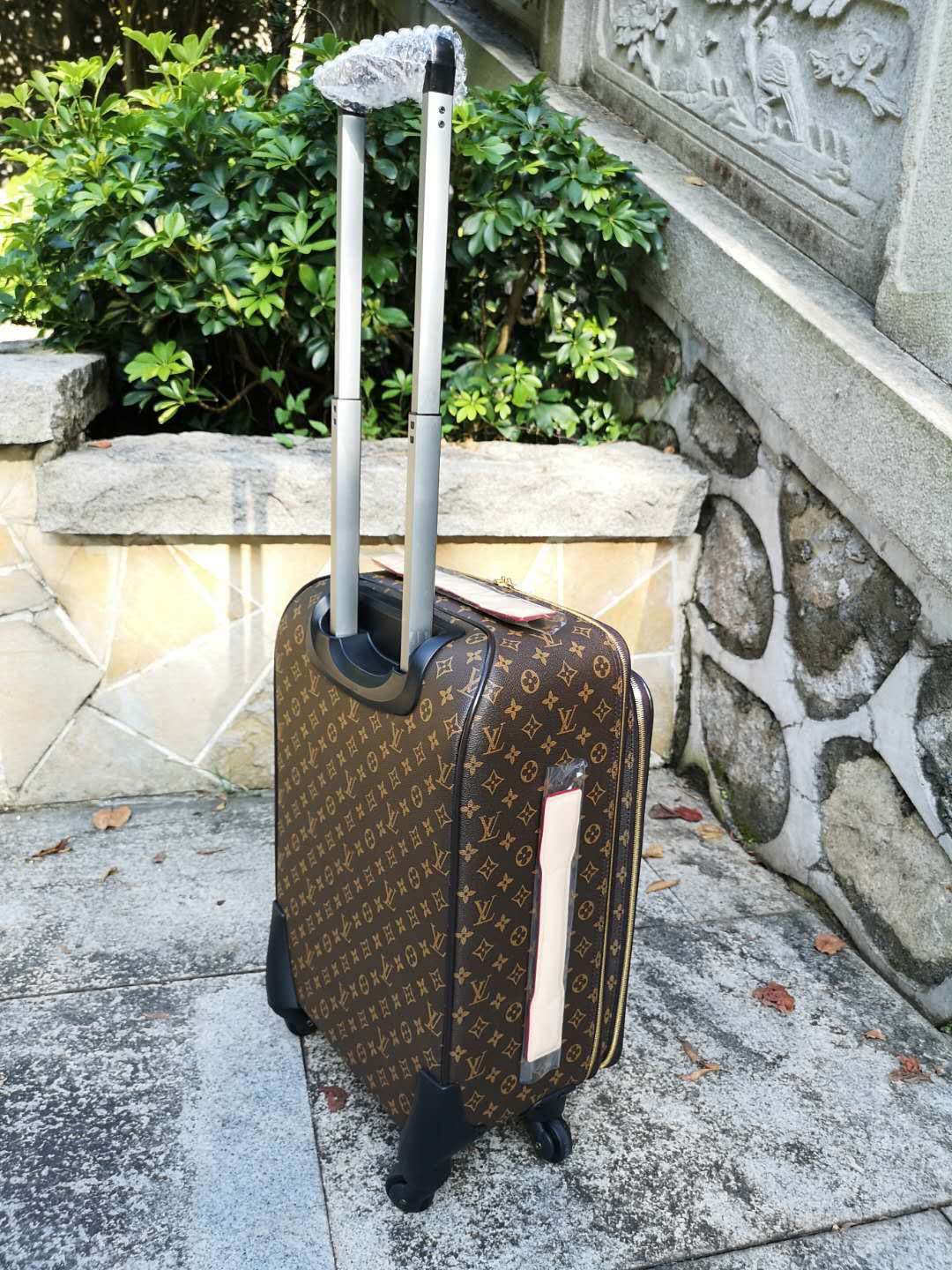 LV luggage-91