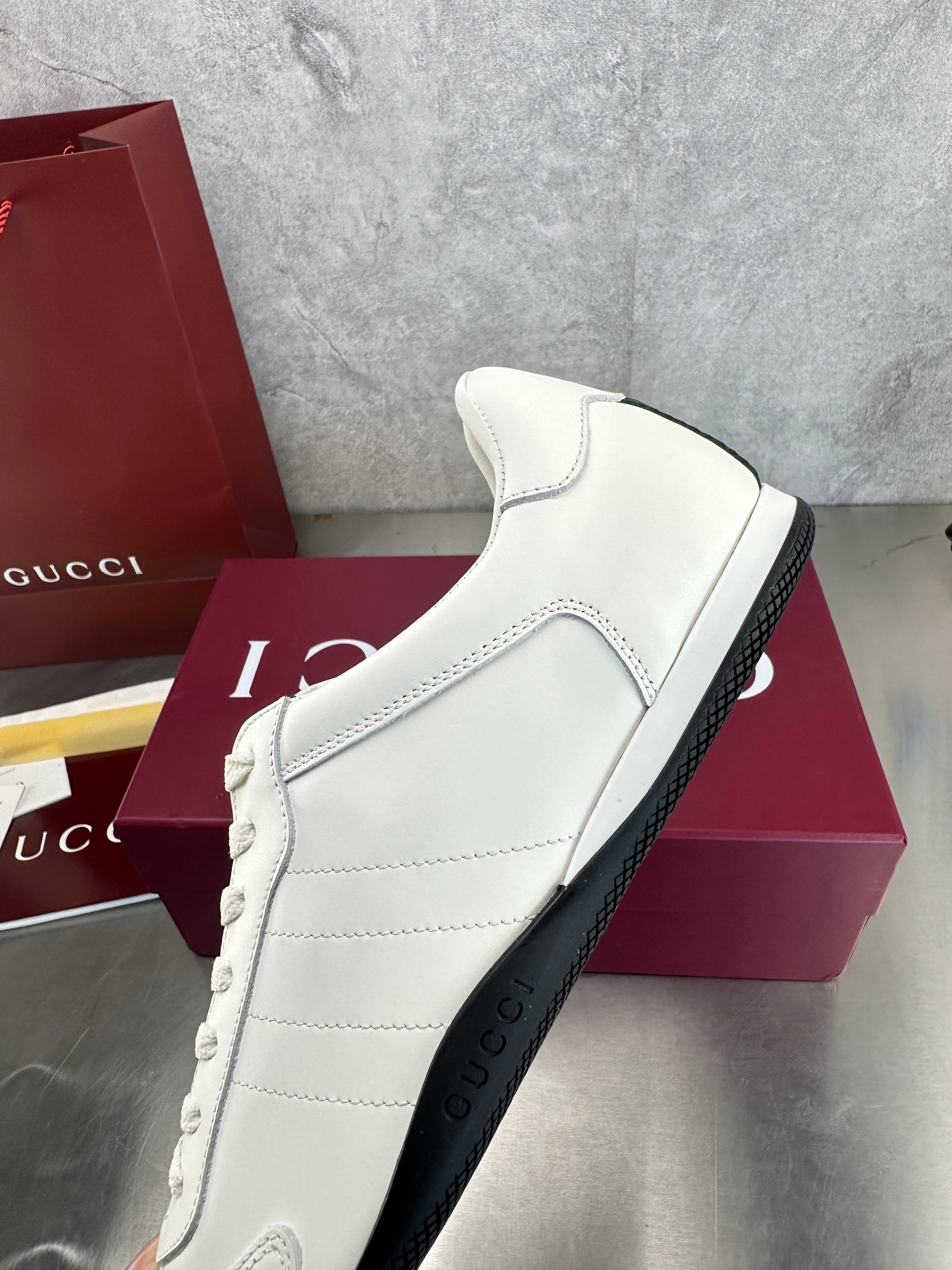 Gucci Sneakers-187