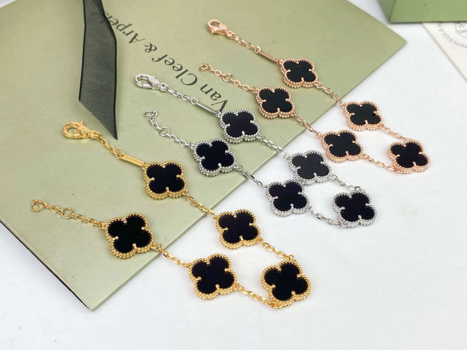 Van Cleef & Arpels Bracelet-24