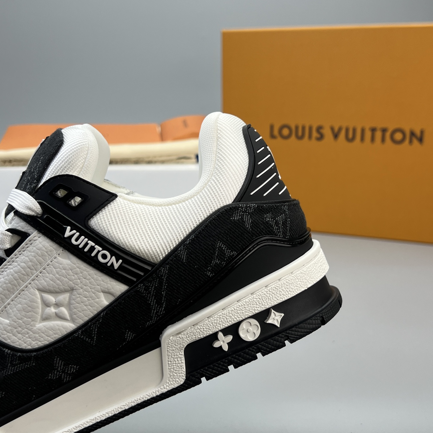Lv Sneakers-131