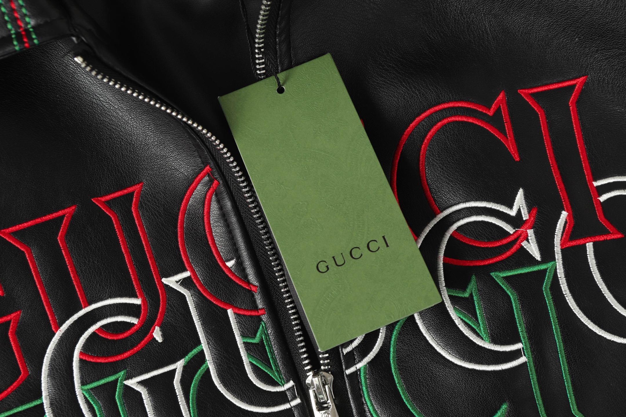 Gucci Clothing-284