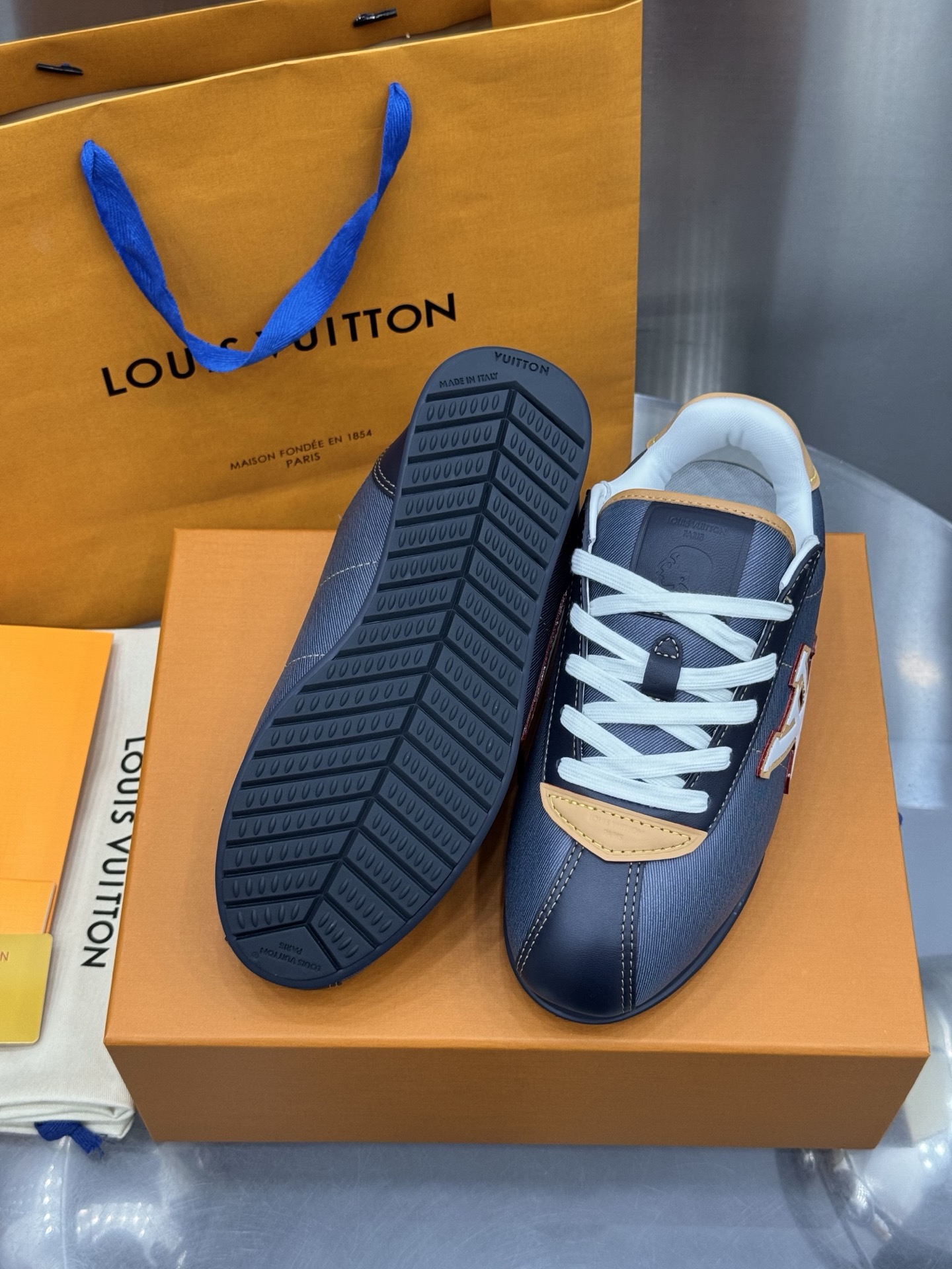 Lv Sneakers-222