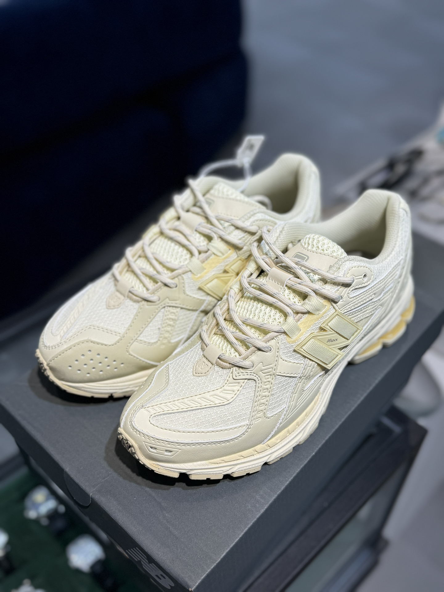 New Balance Sneakers-370