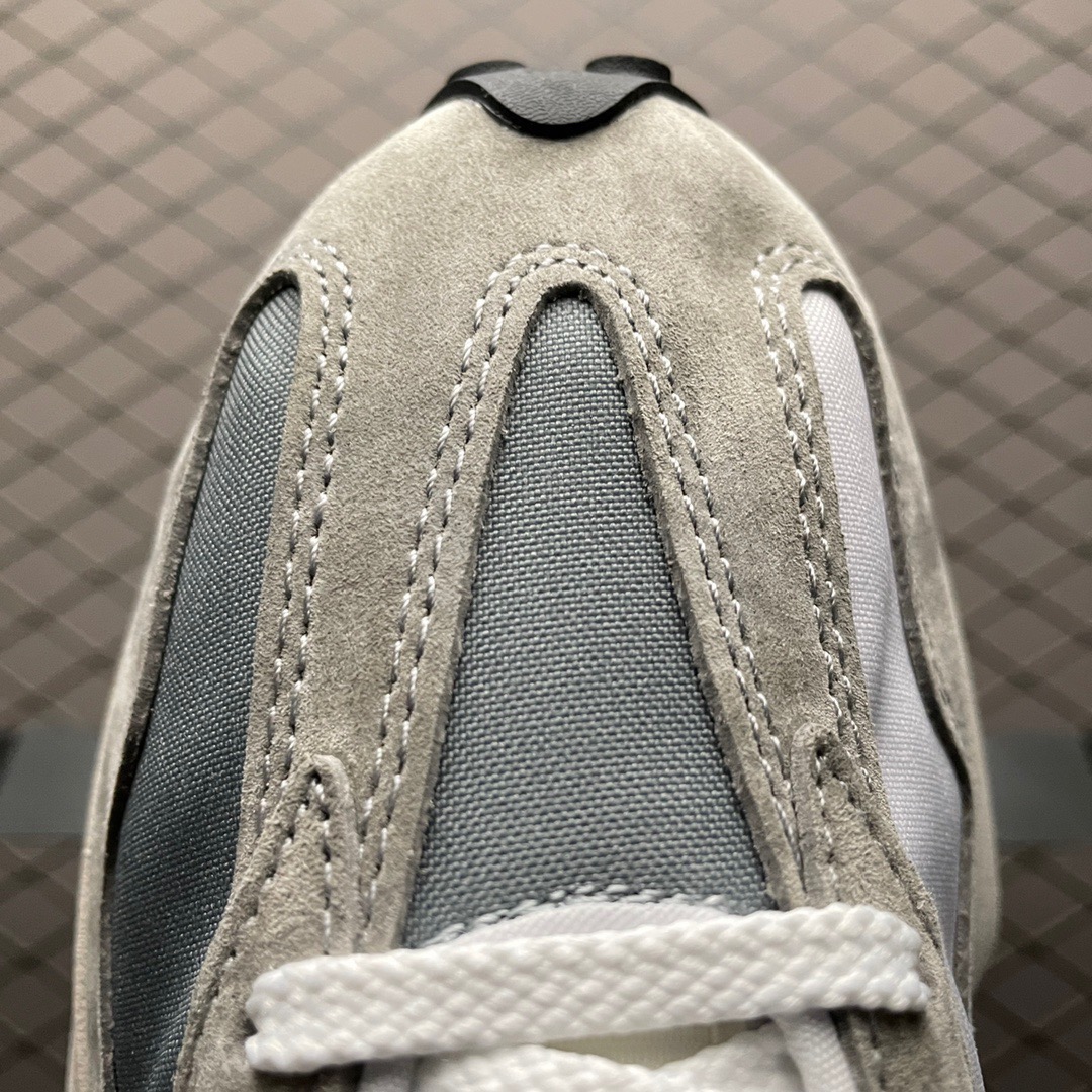 New Balance Sneakers-81