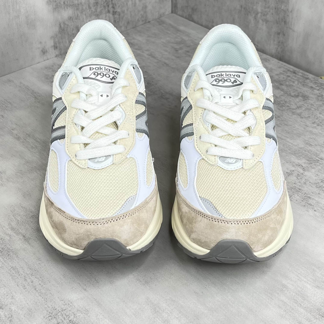New Balance Sneakers-258