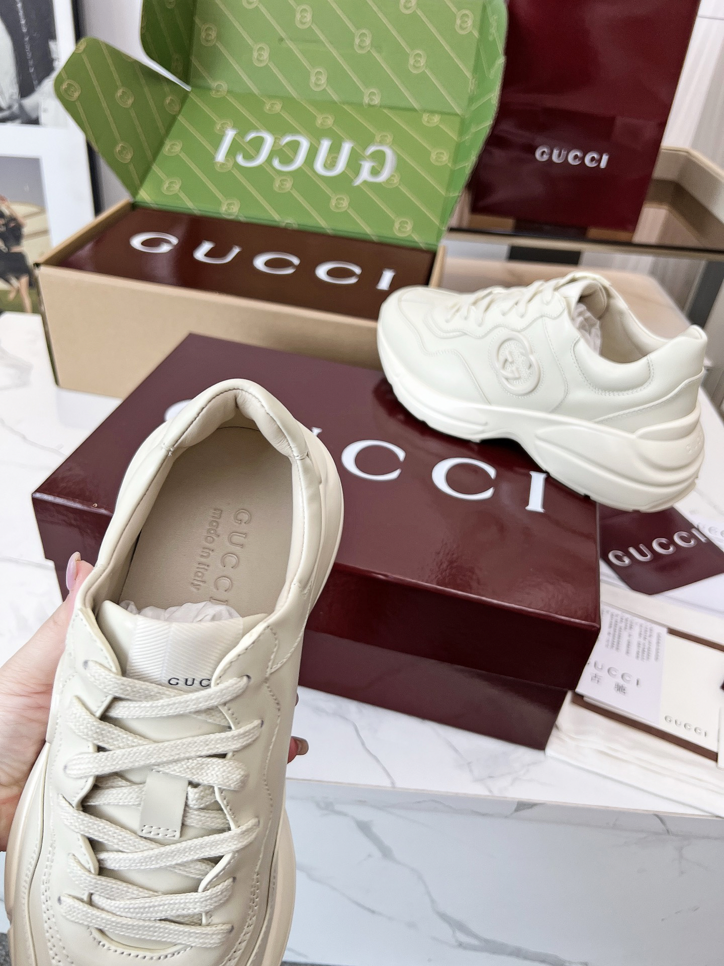 Gucci Sneakers-111