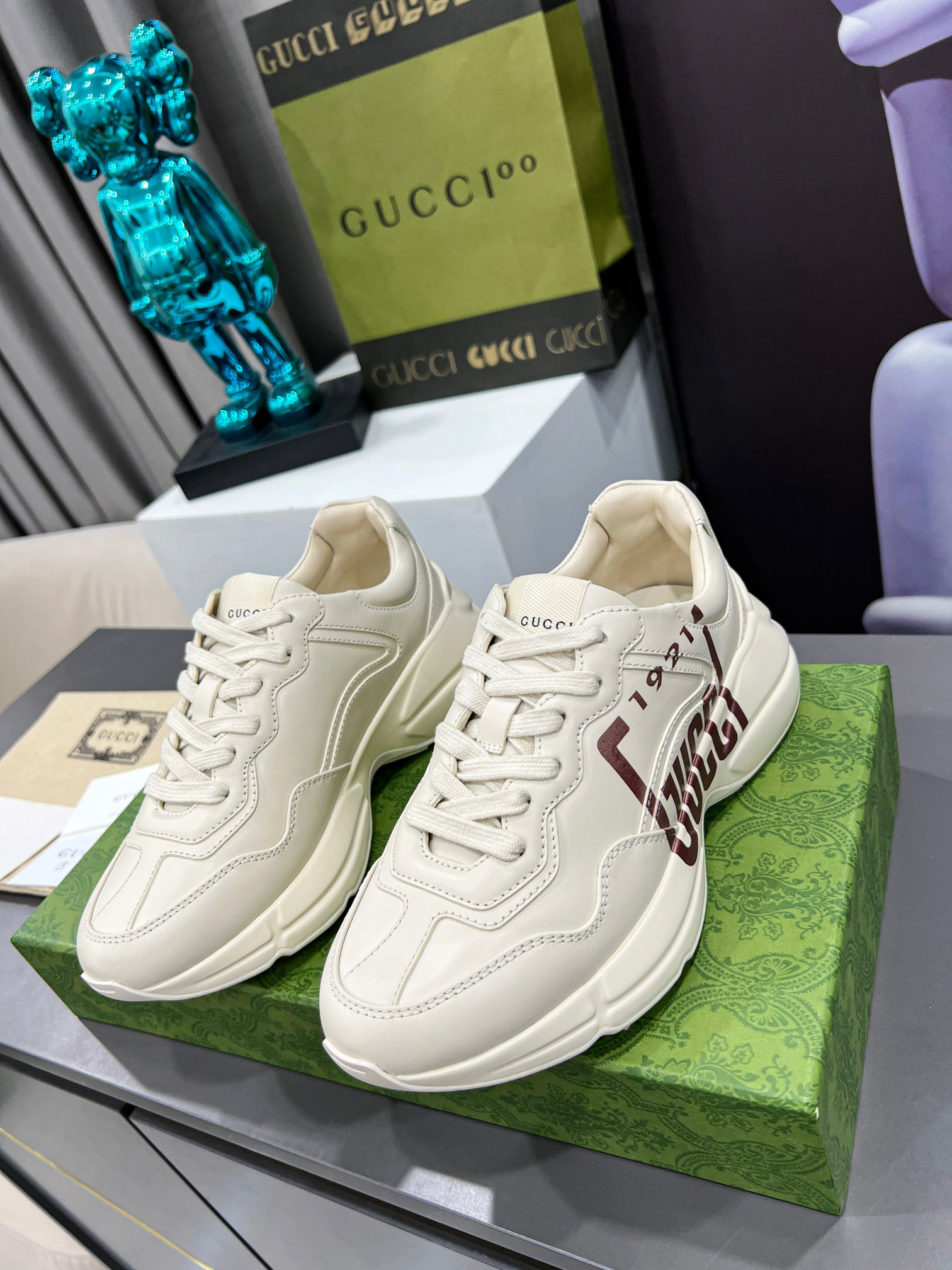 Gucci Sneakers-160