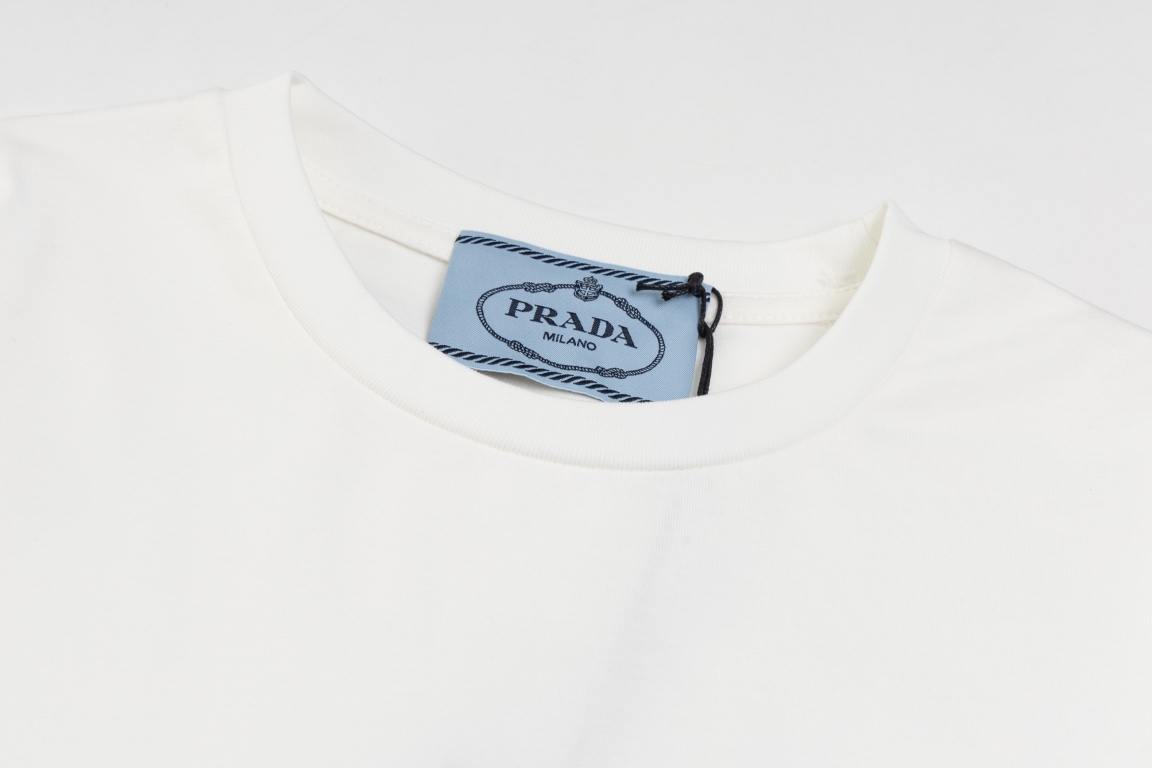 Prada clothing-39