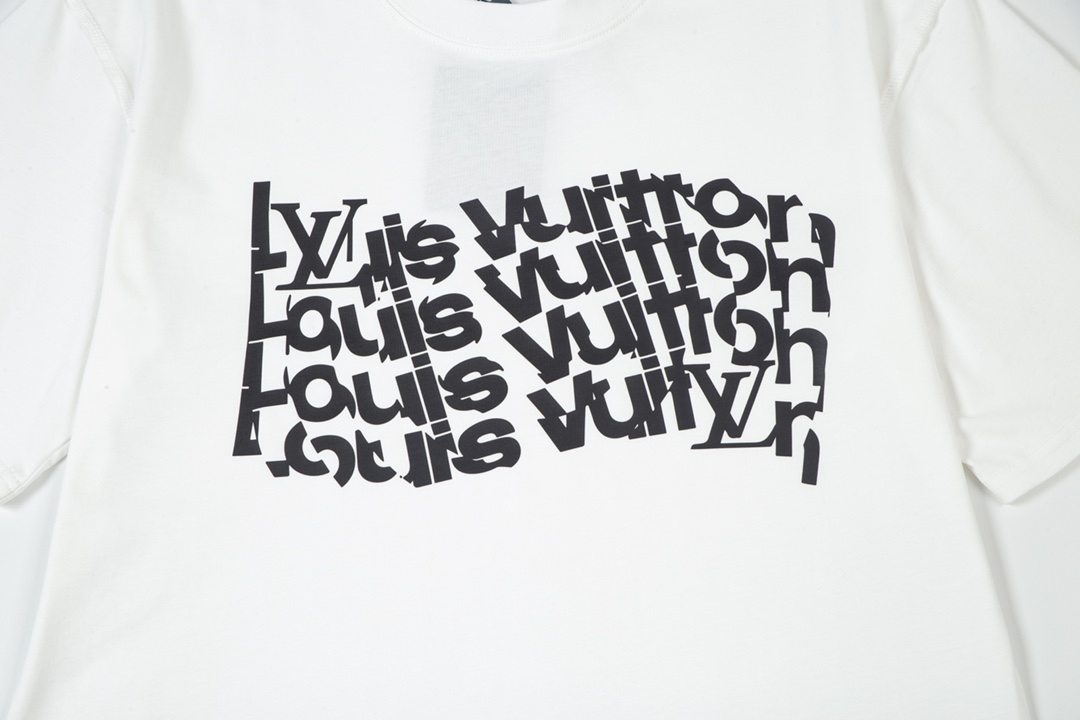 LV clothing-136